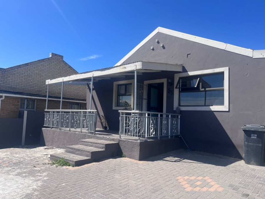 3 Bedroom Property for Sale in Gaylee Western Cape